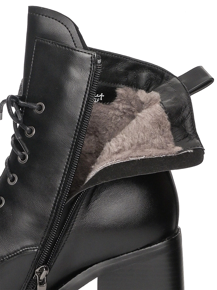 Кожаные ботинки на объемном каблуке